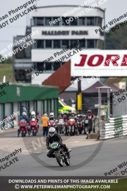 Vintage motorcycle club;eventdigitalimages;mallory park;mallory park trackday photographs;no limits trackdays;peter wileman photography;trackday digital images;trackday photos;vmcc festival 1000 bikes photographs